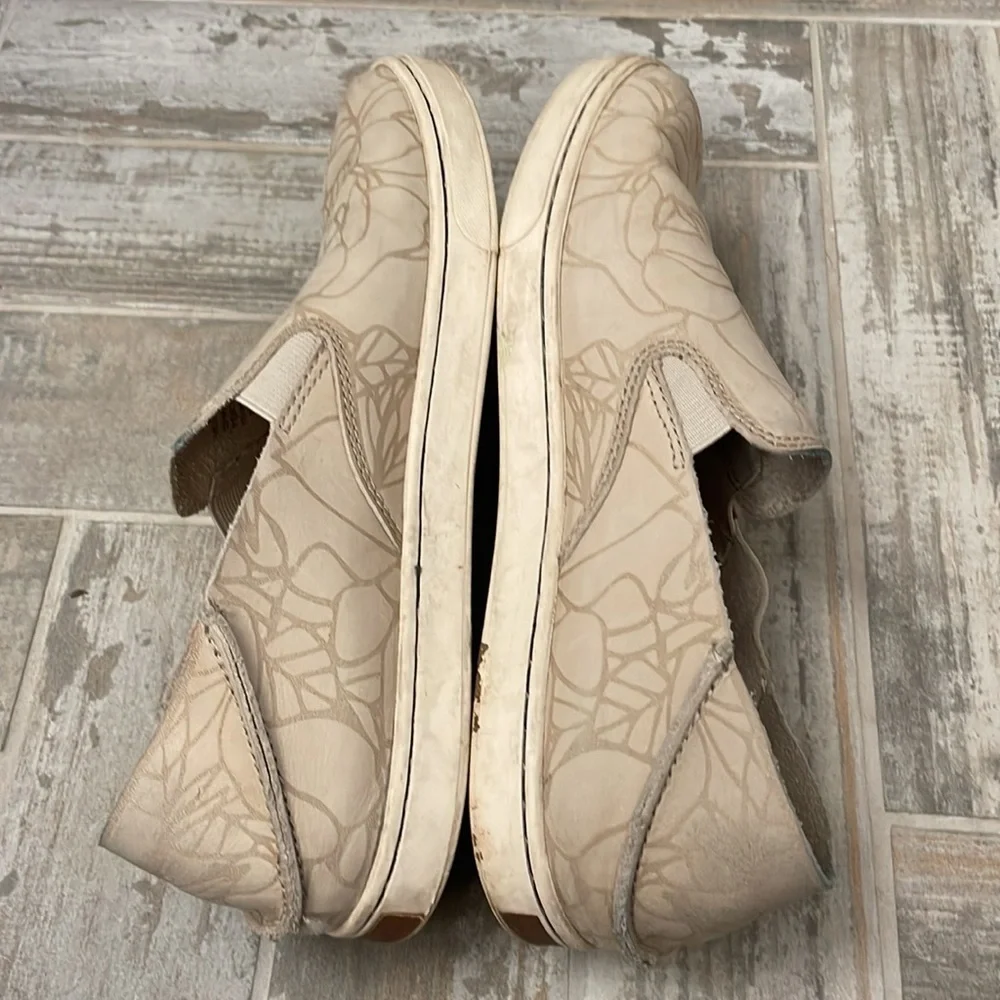 OluKai Beige Pehuea Floral Design Leather Sneakers